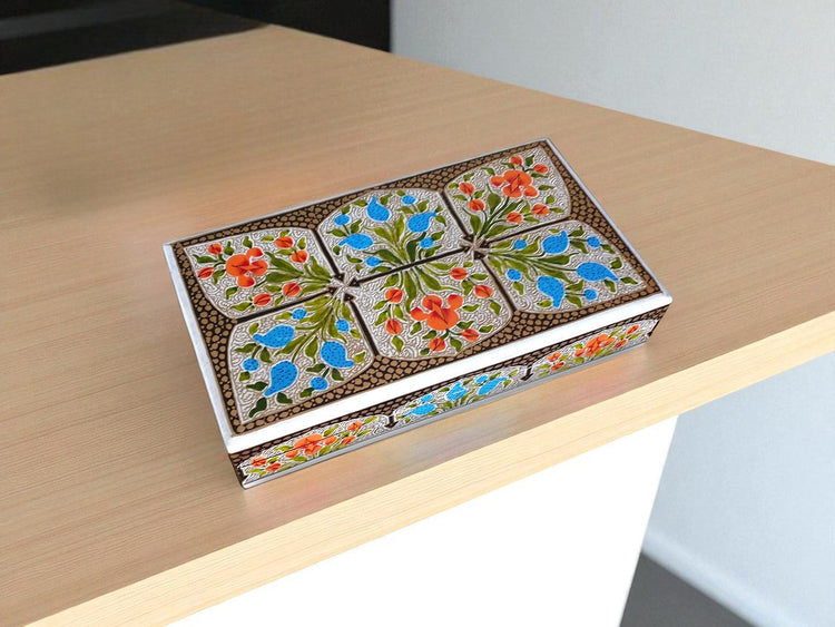 Kashmiri paper machee