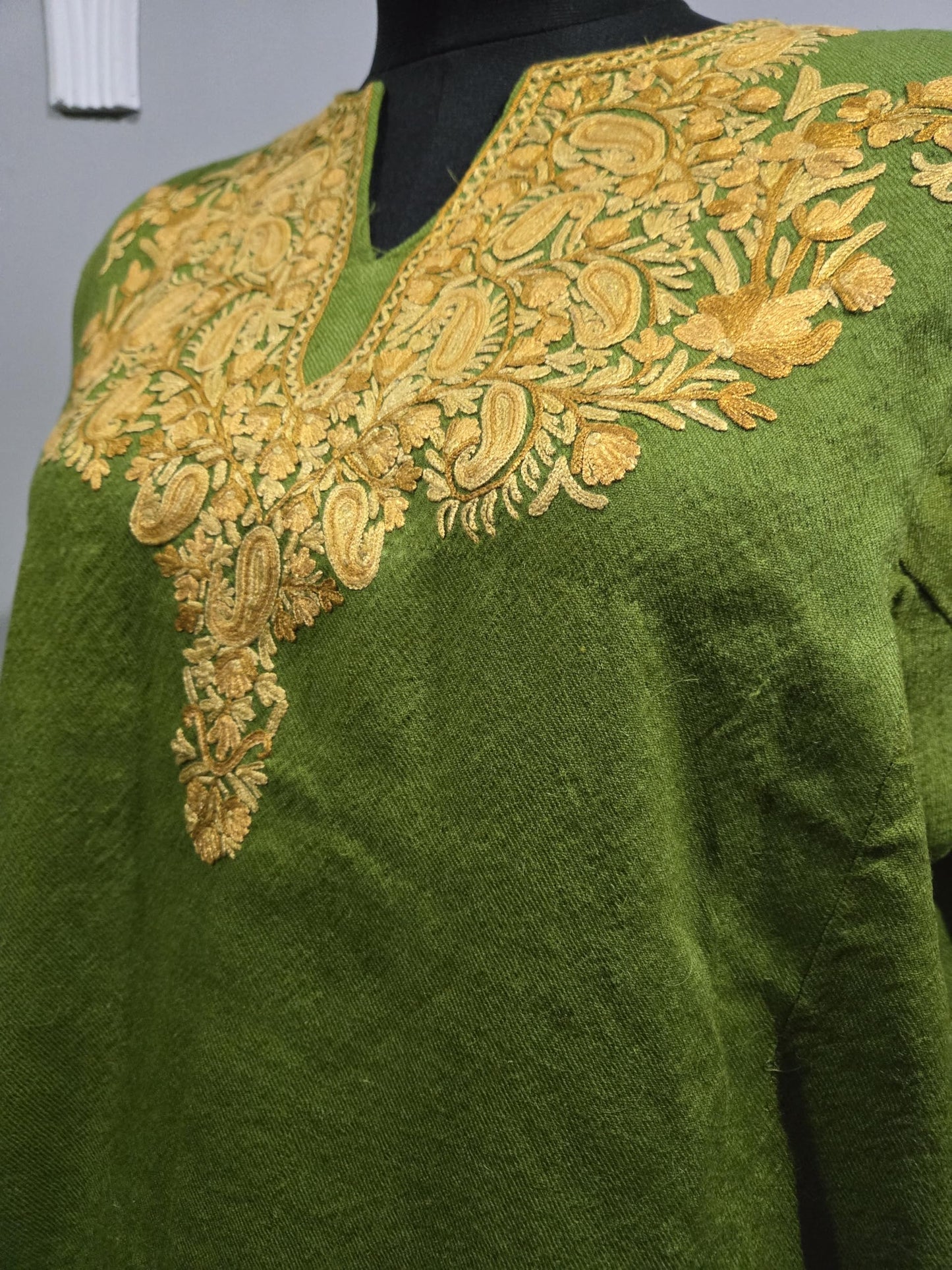 Kashmiri Woolen Pheran with Traditional Aari Embroidery - Parrot Green